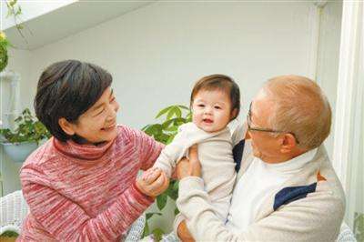 森玛锡西社康中心华裔老人每月讲座
